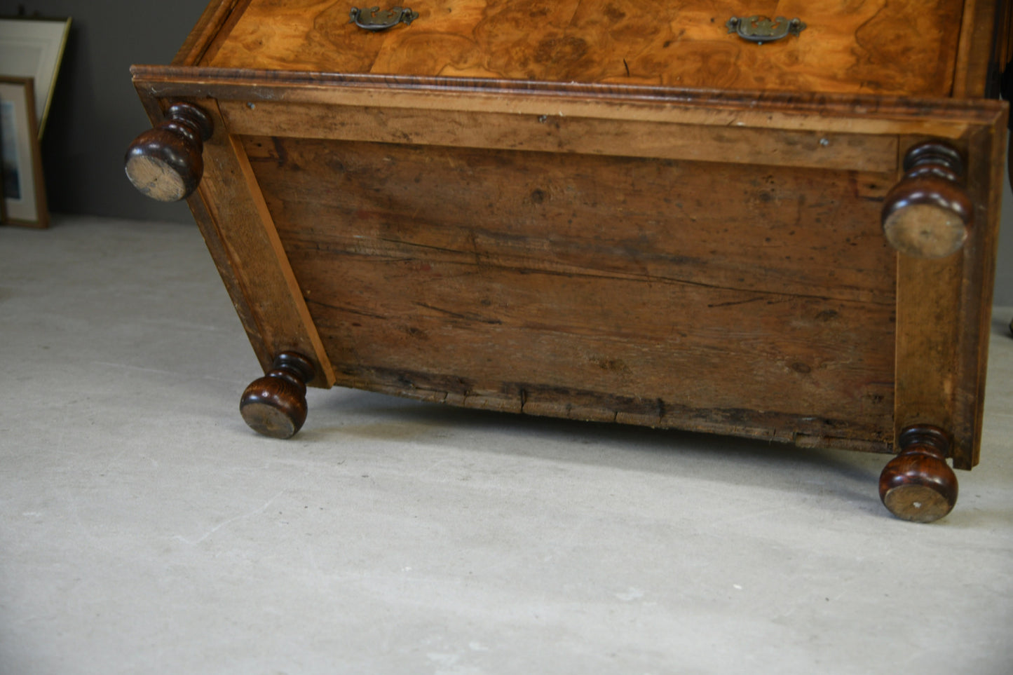 18th Century & Later Walnut Chest of Drawers