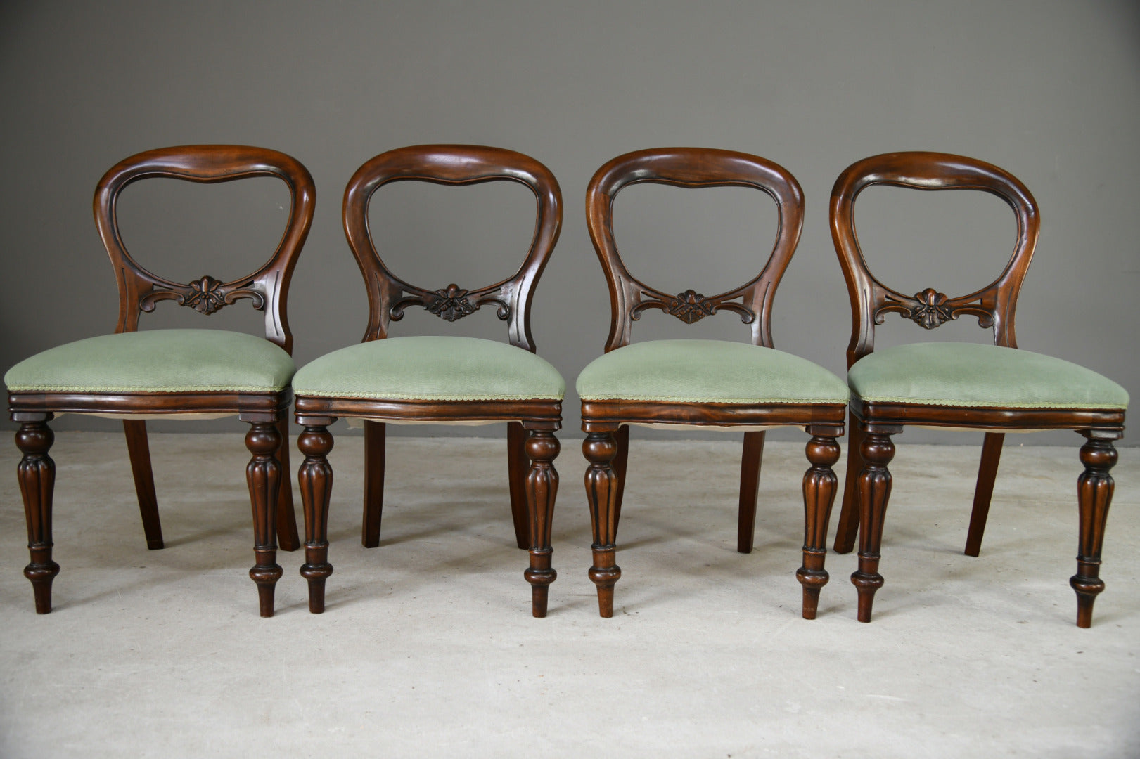 4 Victorian Style Dining Chairs