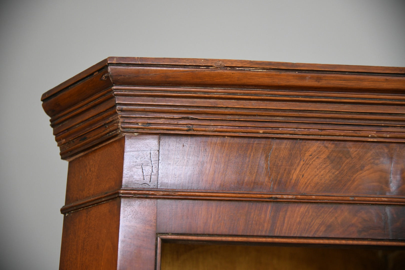 Early 19th Century Mahogany Corner Cabinet