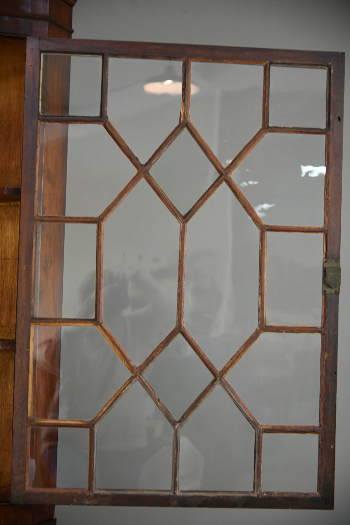 Early 19th Century Mahogany Corner Cabinet