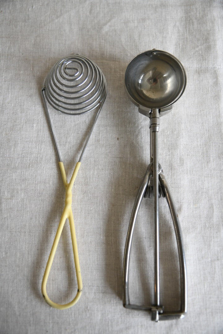 Ice Cream Scoop & Pea Ladle