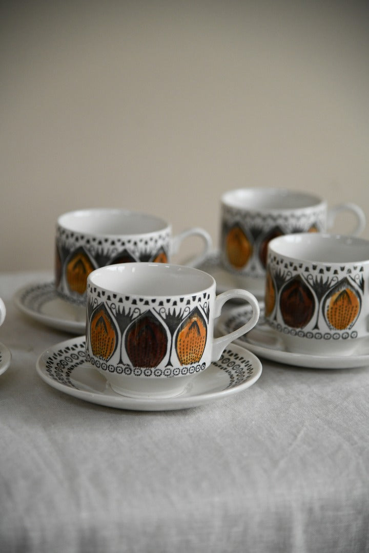 5 Retro Broadhurst Ironstone Cups & Saucers