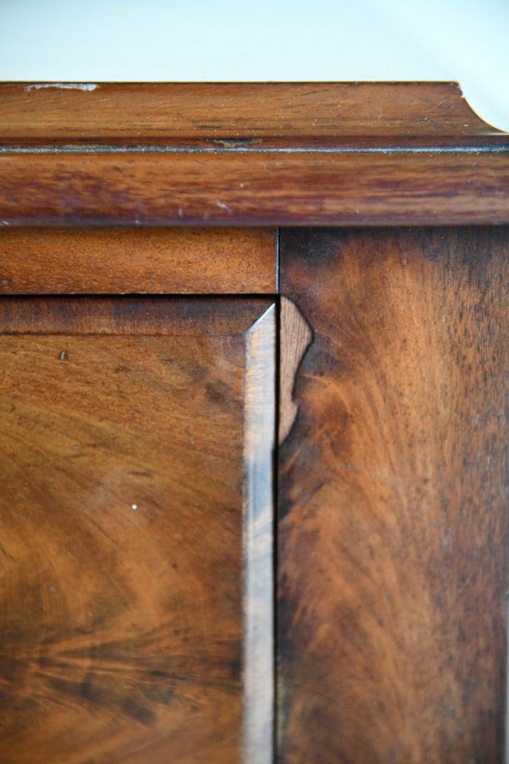 Straight Front Mahogany Chest of Drawers