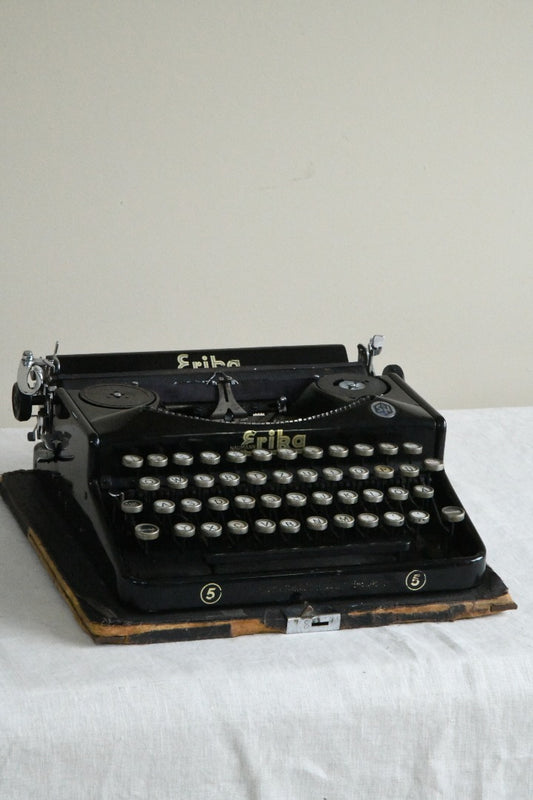 Vintage Erika Typewriter Model 5 Seidel & Naumann