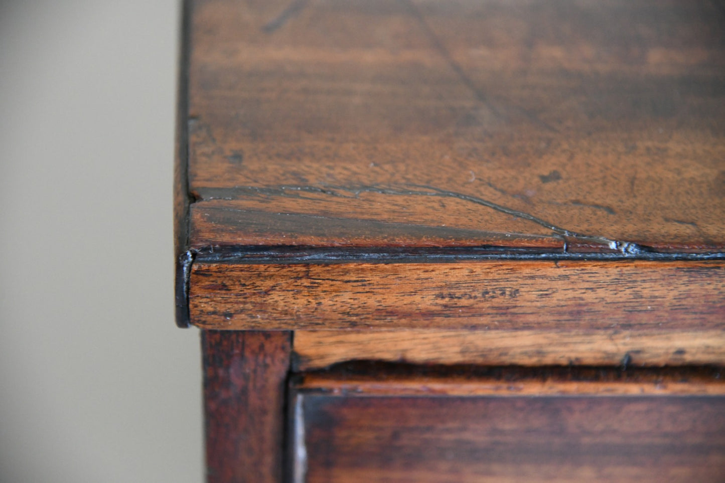 Georgian Mahogany Chest of Drawers