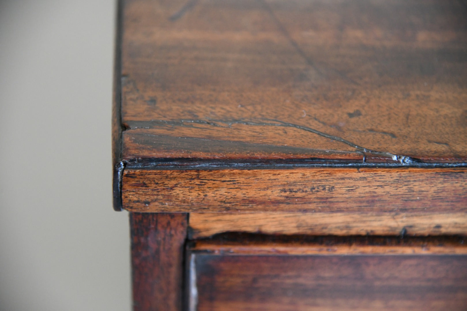 Georgian Mahogany Chest of Drawers