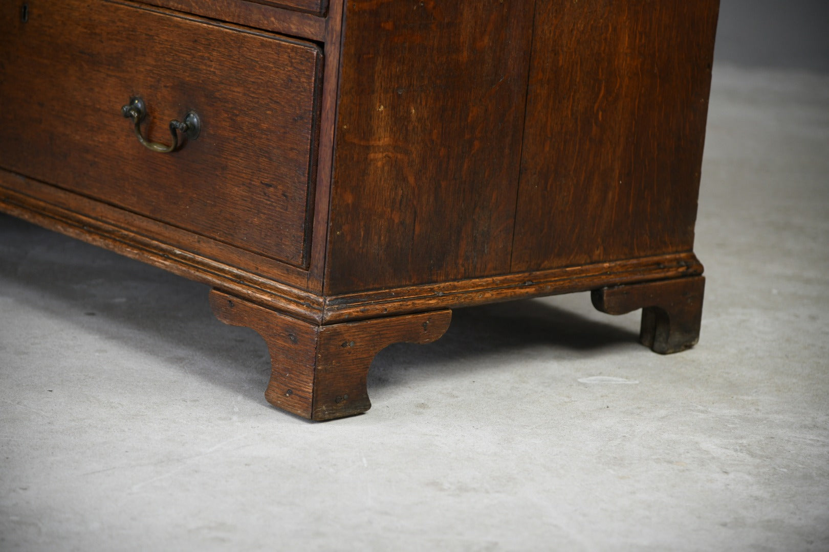 Georgian Oak Chest of Drawers