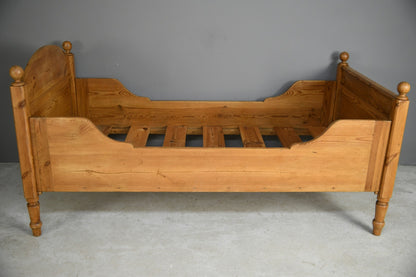 EARLY 20TH CENTURY EUROPEAN PINE BED