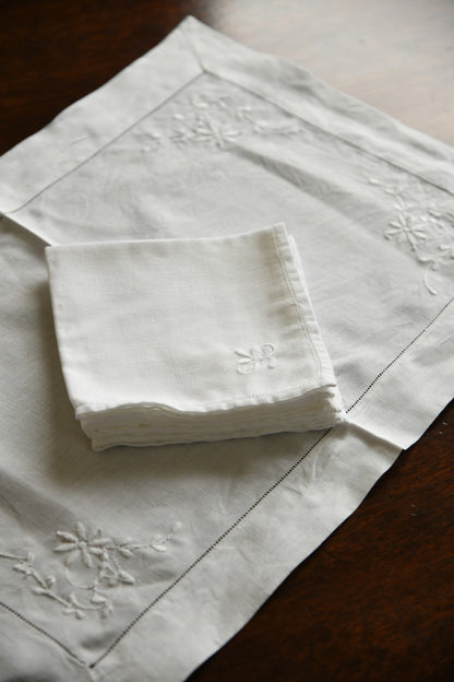 Linen Tray Cloth & 4 Napkins