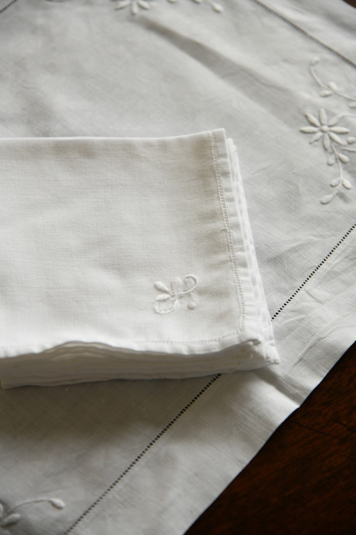 Linen Tray Cloth & 4 Napkins