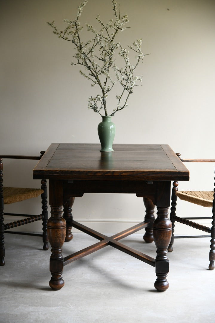 Early 20th Century Oak Extending Dining Table