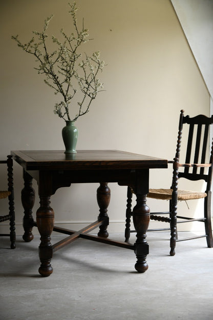 Early 20th Century Oak Extending Dining Table