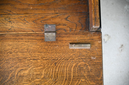 Traditional Style Oak TV Cabinet