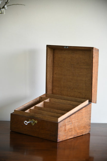 Early 20th Century Oak Stationary Box