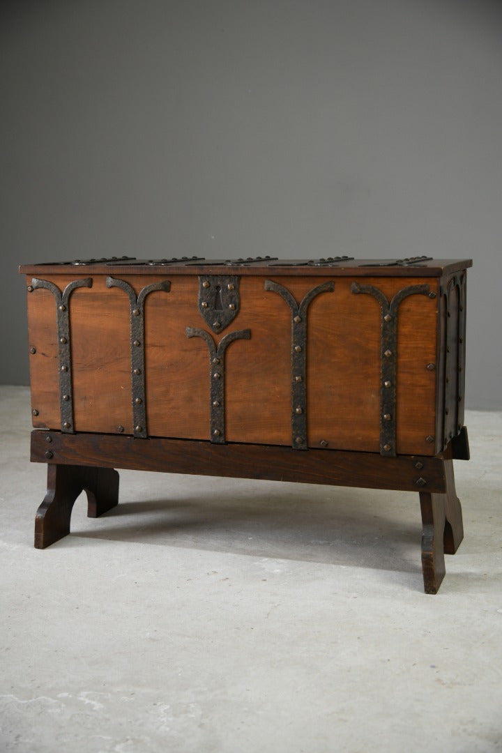Arts & Crafts Style Chest