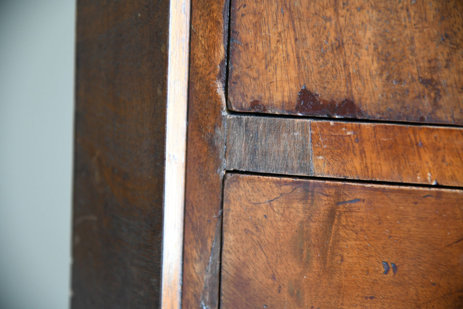 Continental Mahogany Chest of Drawers