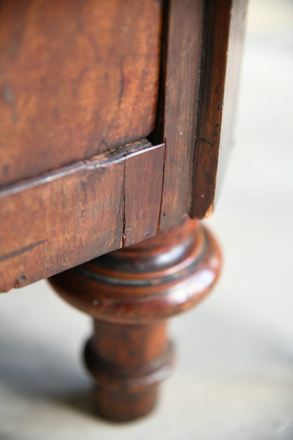 Continental Mahogany Chest of Drawers