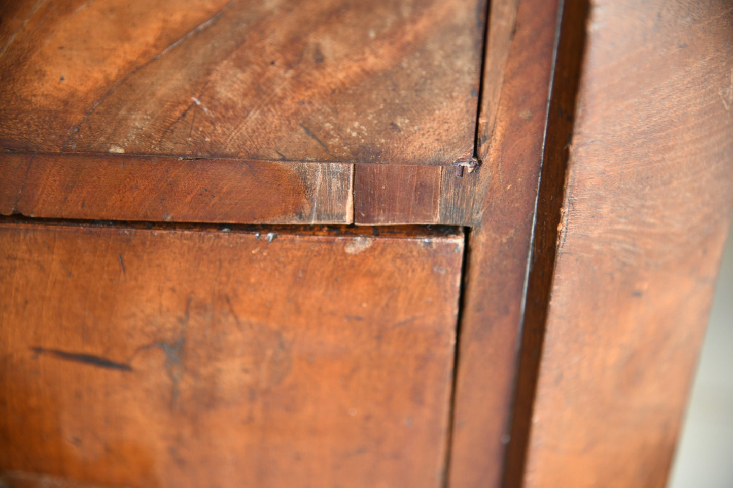 Continental Mahogany Chest of Drawers