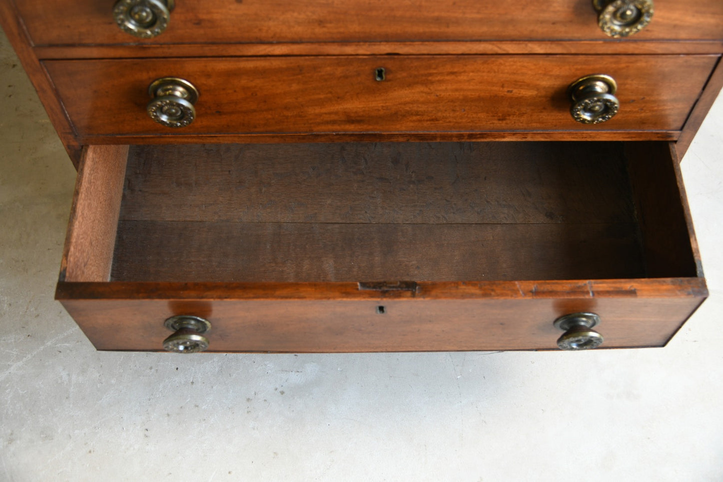 Georgian Chest of Drawers