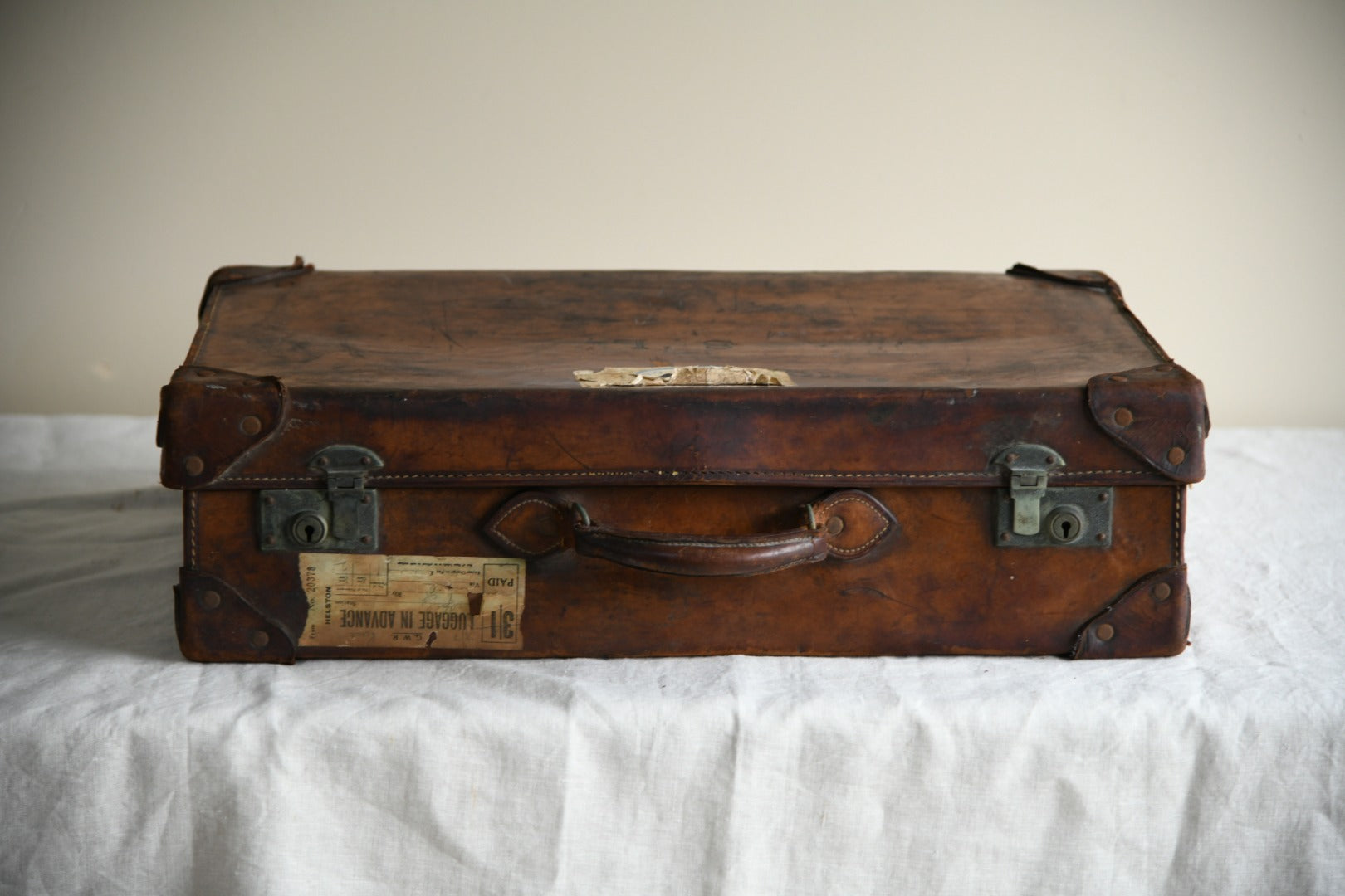 Vintage brown leather hotsell suit case