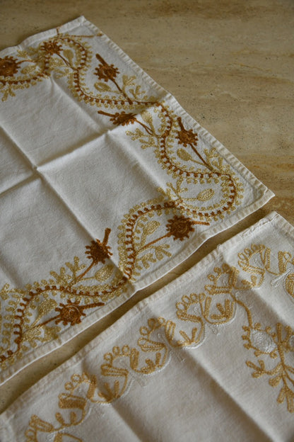 6 Vintage Embroidered Napkins