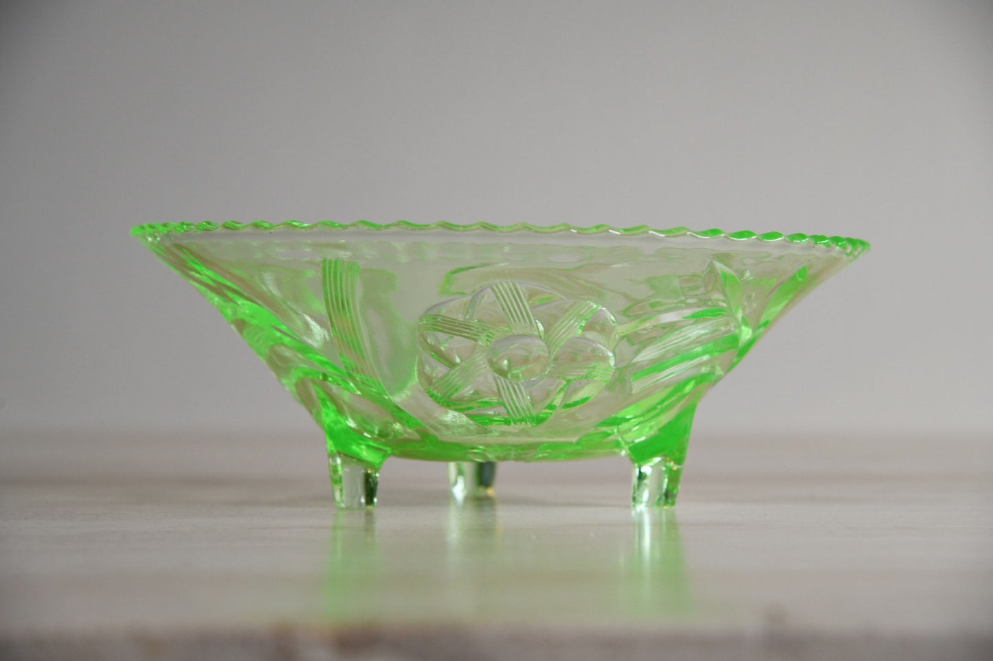 Vintage 1930s Green Glass Bowl