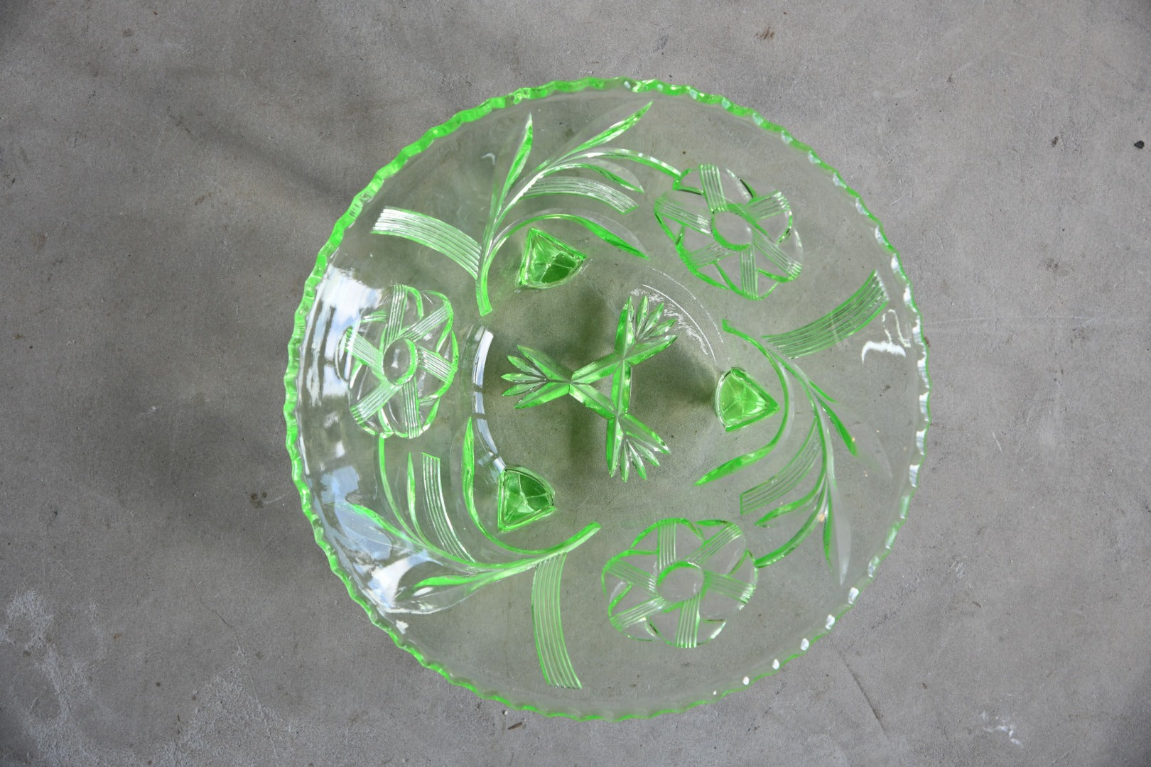 Vintage 1930s Green Glass Bowl
