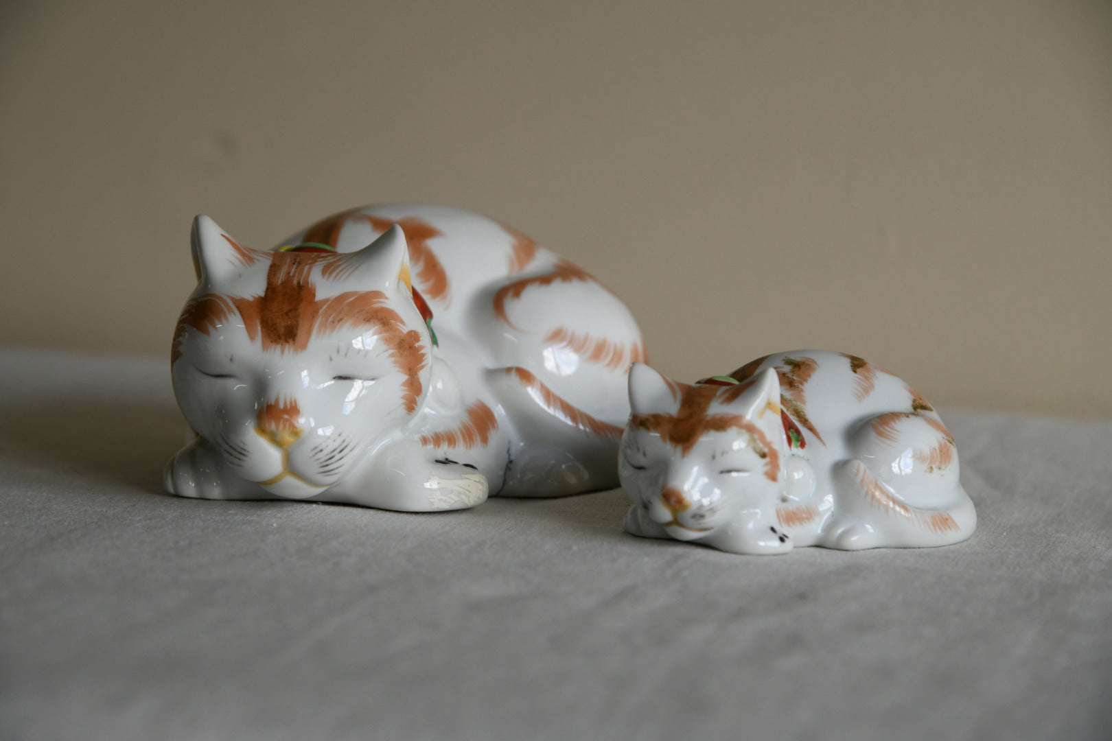 Japanese Kutani Sleeping Cats