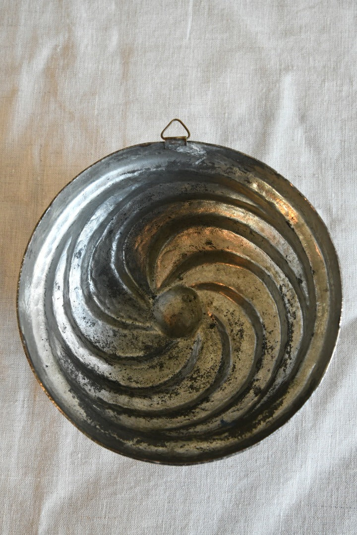 Vintage Round Copper Mould