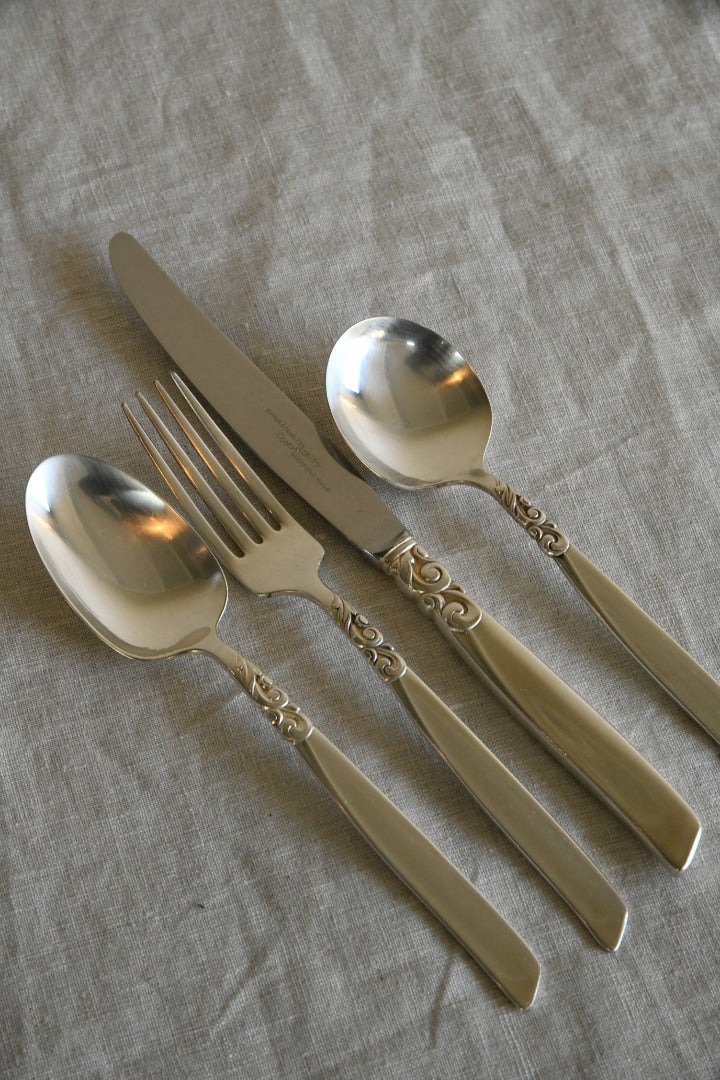 Vintage Oneida South Seas Cutlery Set