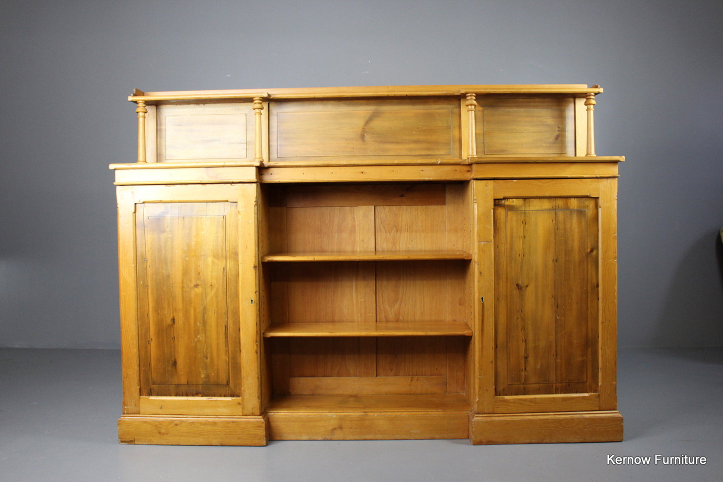 Rustic Pine Breakfront Sideboard - Kernow Furniture