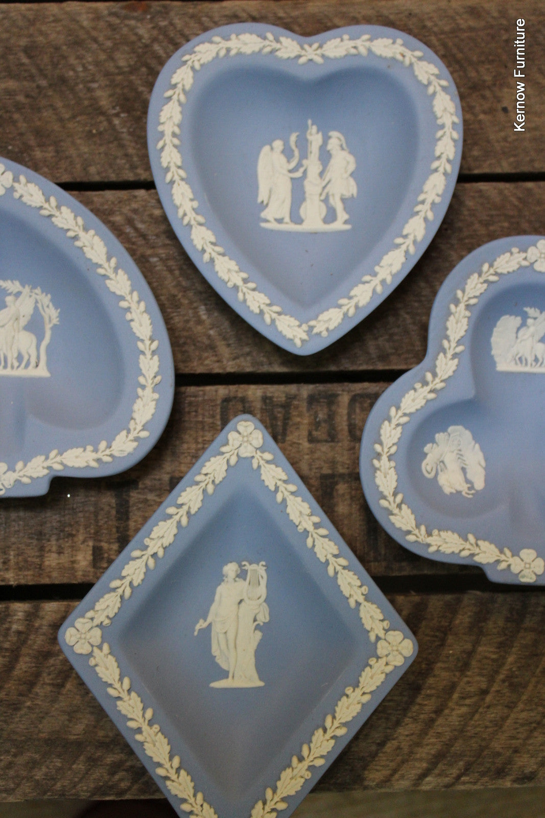 Wedgwood Jasperware Bridge Set – Kernow Furniture