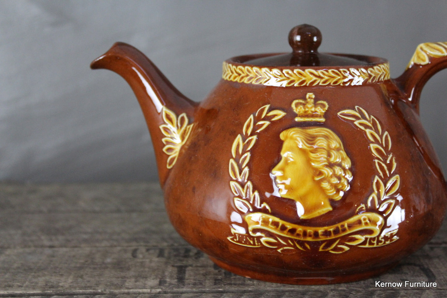 Dartmouth Pottery Coronation Tea Pot - Kernow Furniture