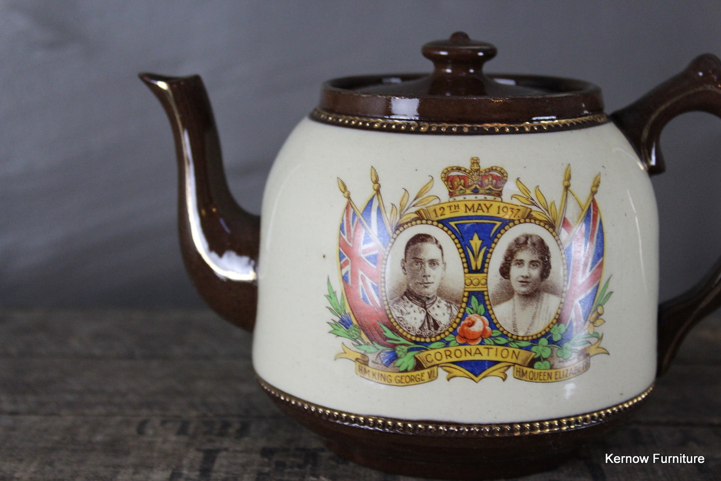 King George V Coronation Tea Pot - Kernow Furniture