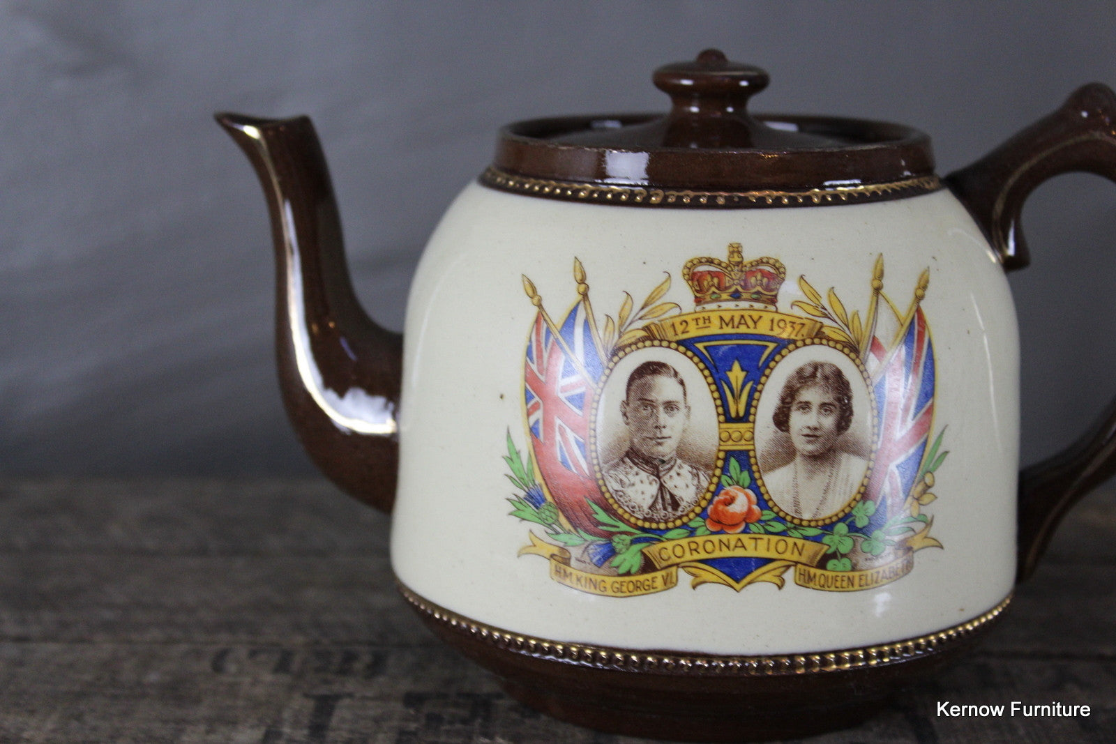 King George V Coronation Tea Pot - Kernow Furniture