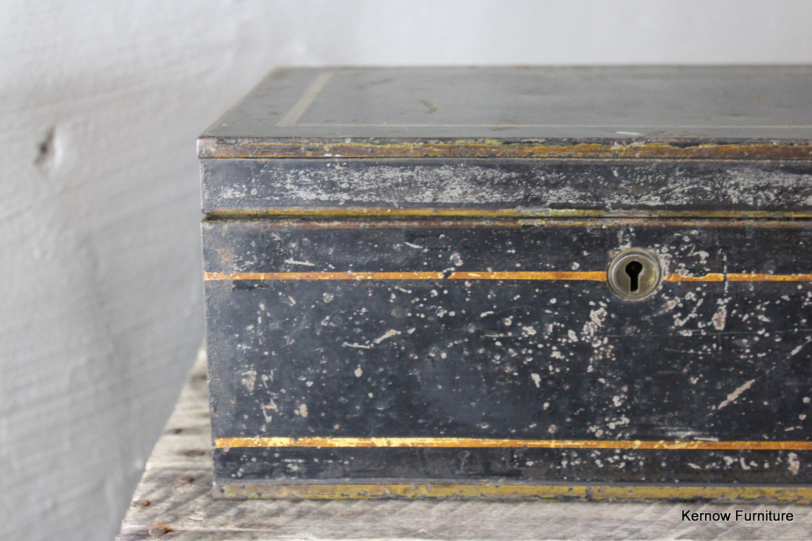 Black Victorian Campaign Tin - Kernow Furniture