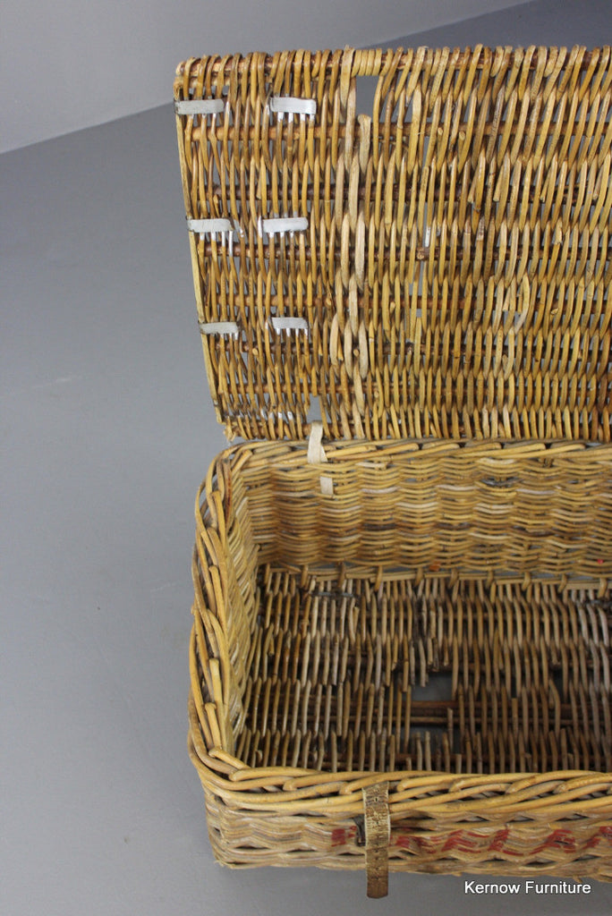 Vintage Hinged Lid Laundry Basket - Kernow Furniture