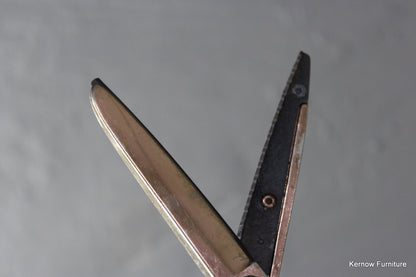 Pinking Shears - Kernow Furniture