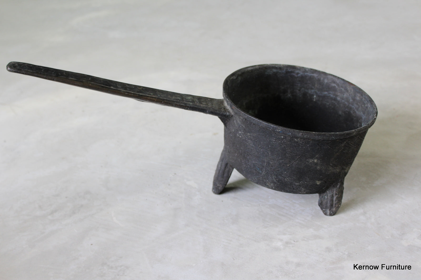 Antique Smelting Pot - Kernow Furniture