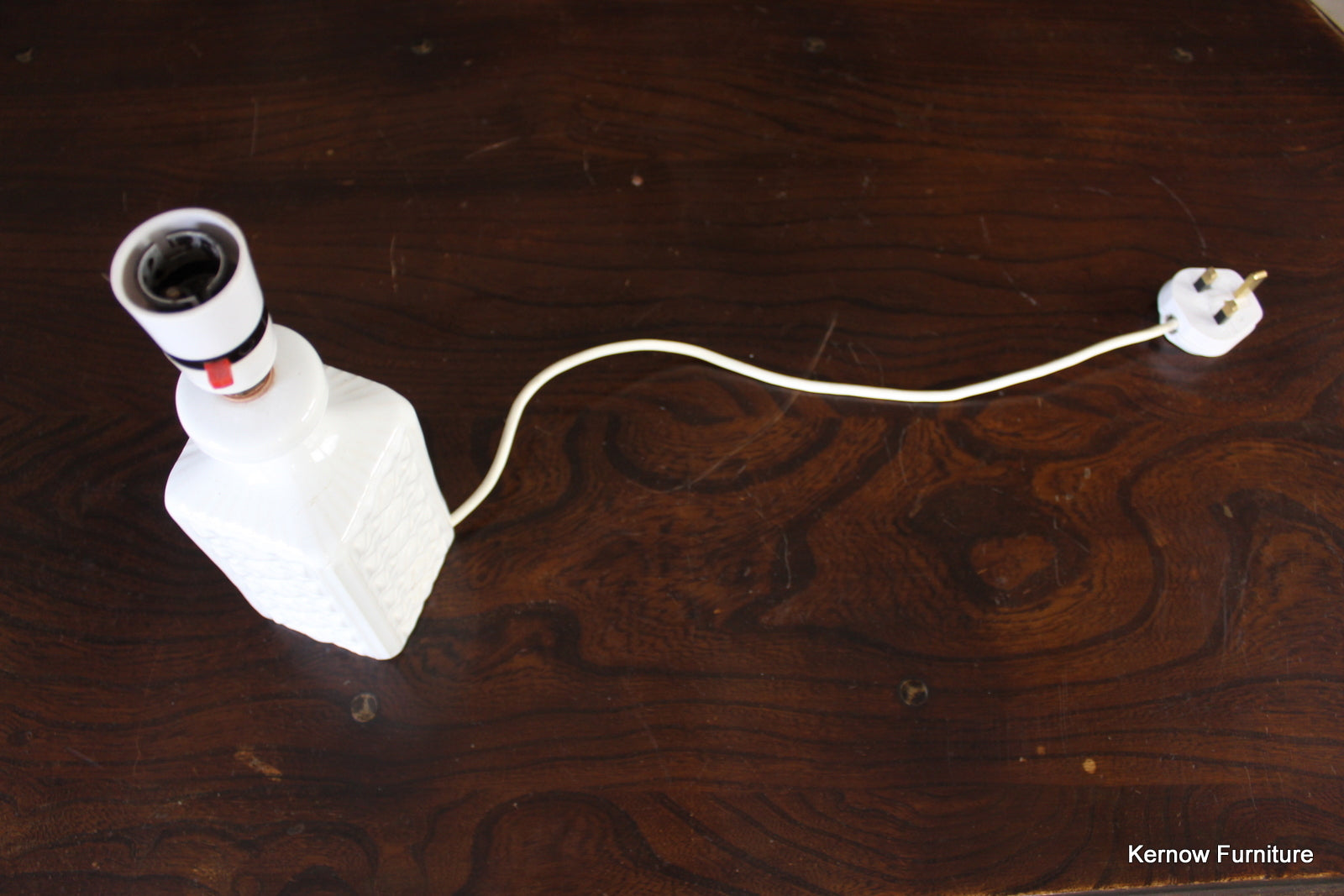 White Ceramic Lamp - Kernow Furniture