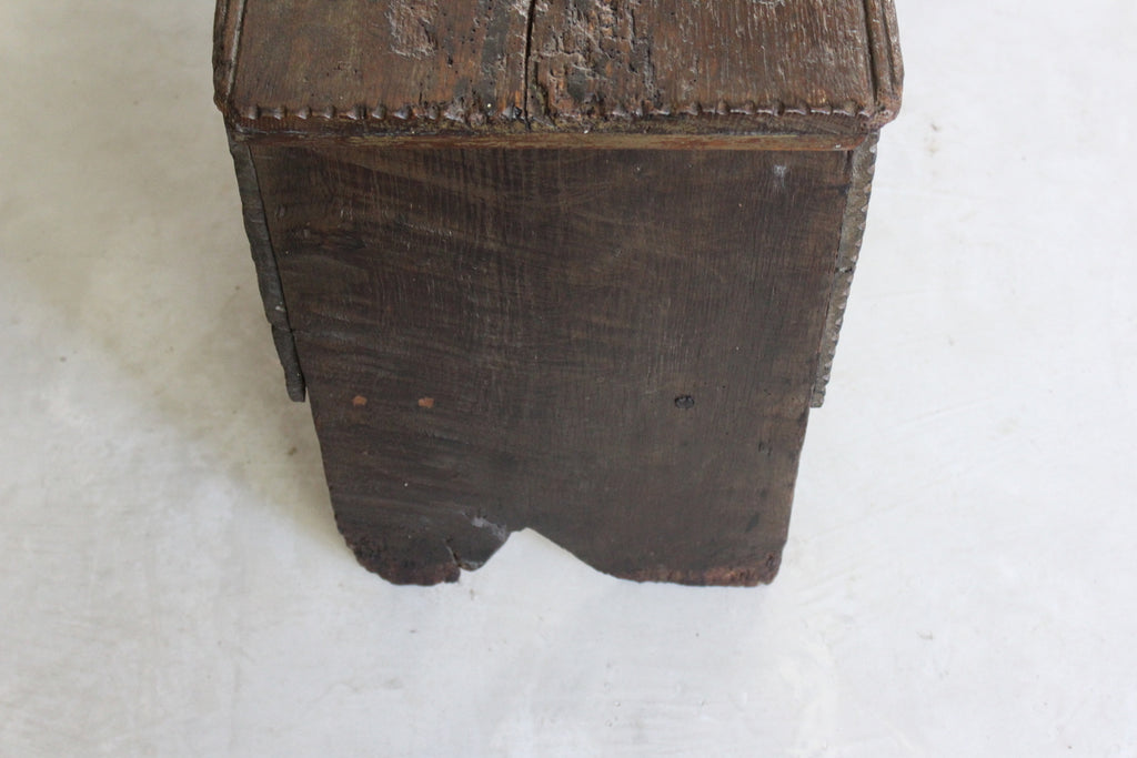 17th Century Oak Six Plank Chest - Kernow Furniture
