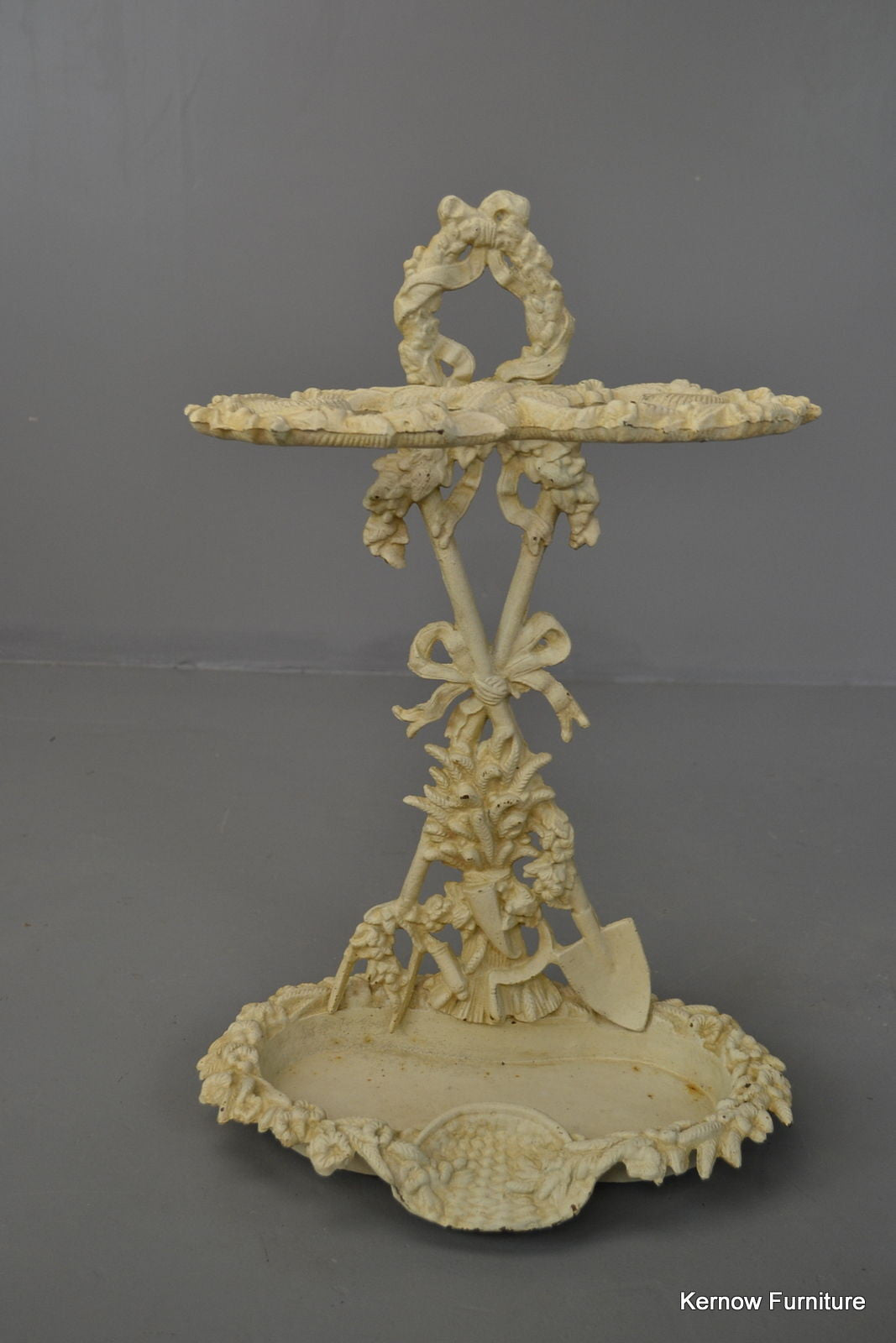 Victorian Style Cast Iron Umbrella Stand - Kernow Furniture