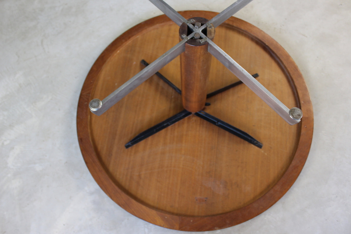 Retro Teak Round Coffee Table - Kernow Furniture