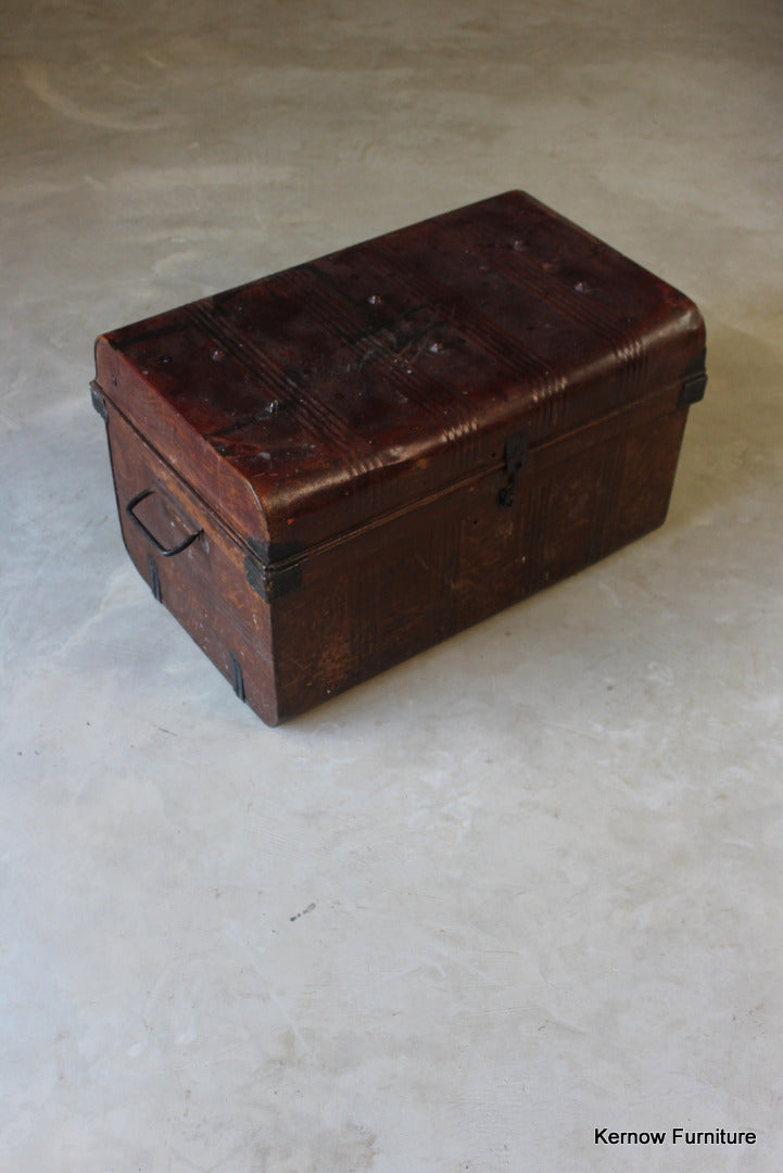 Vintage Tin Trunk - Kernow Furniture