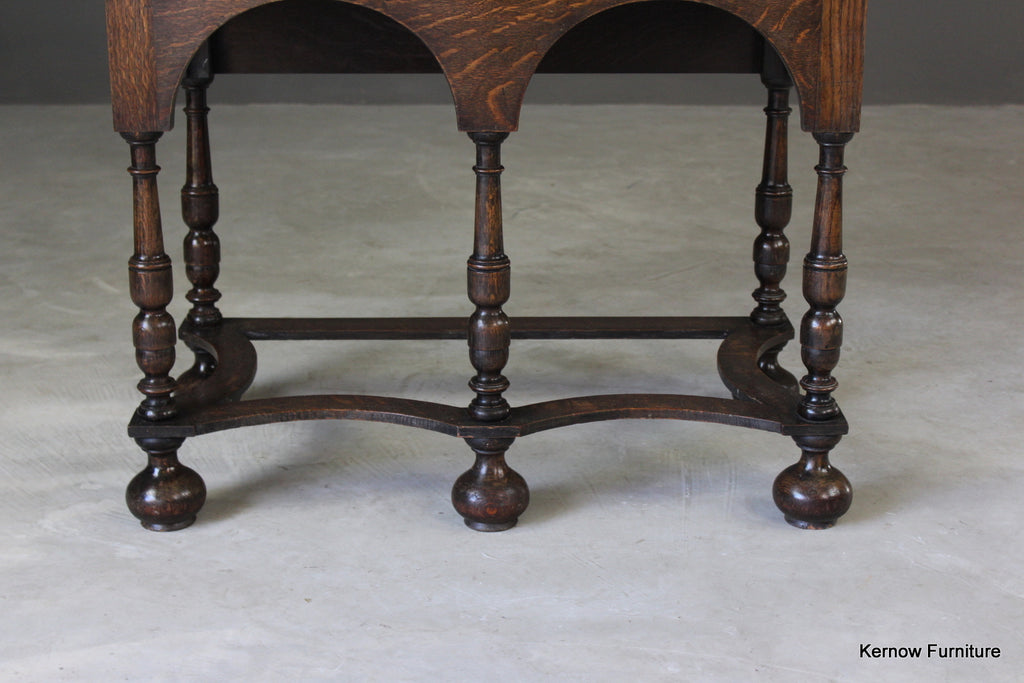 Queen Anne Style Oak Side Table - Kernow Furniture