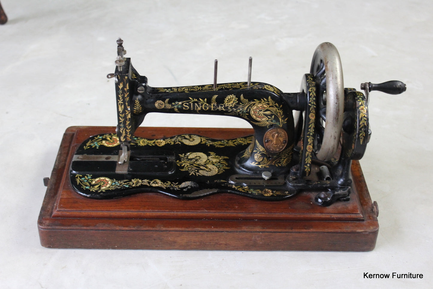 Singer Fiddle Base Sewing Machine - Kernow Furniture