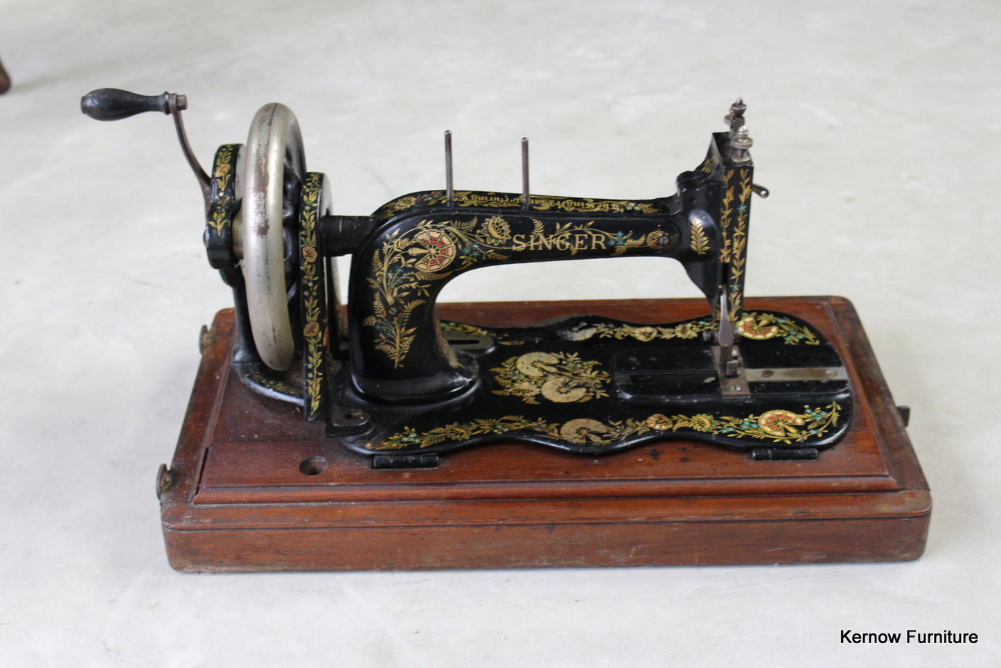 Singer Fiddle Base Sewing Machine - Kernow Furniture