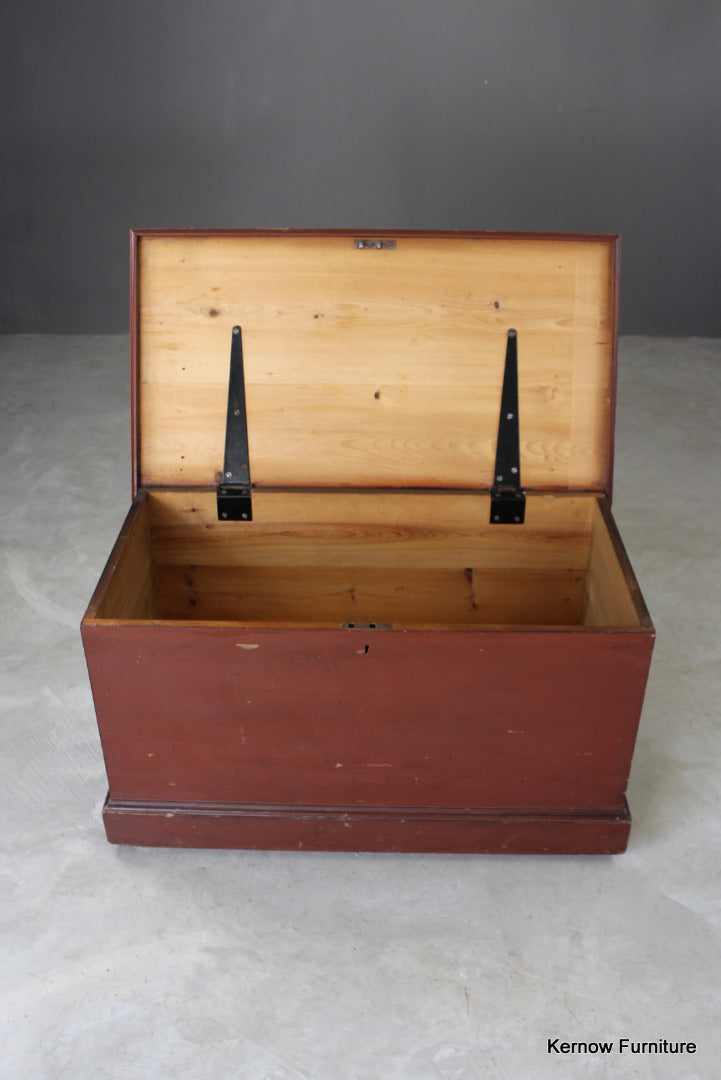 Pine Hinged Trunk - Kernow Furniture