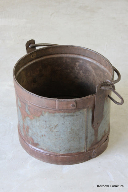 Large Rustic Iron Bucket - Kernow Furniture