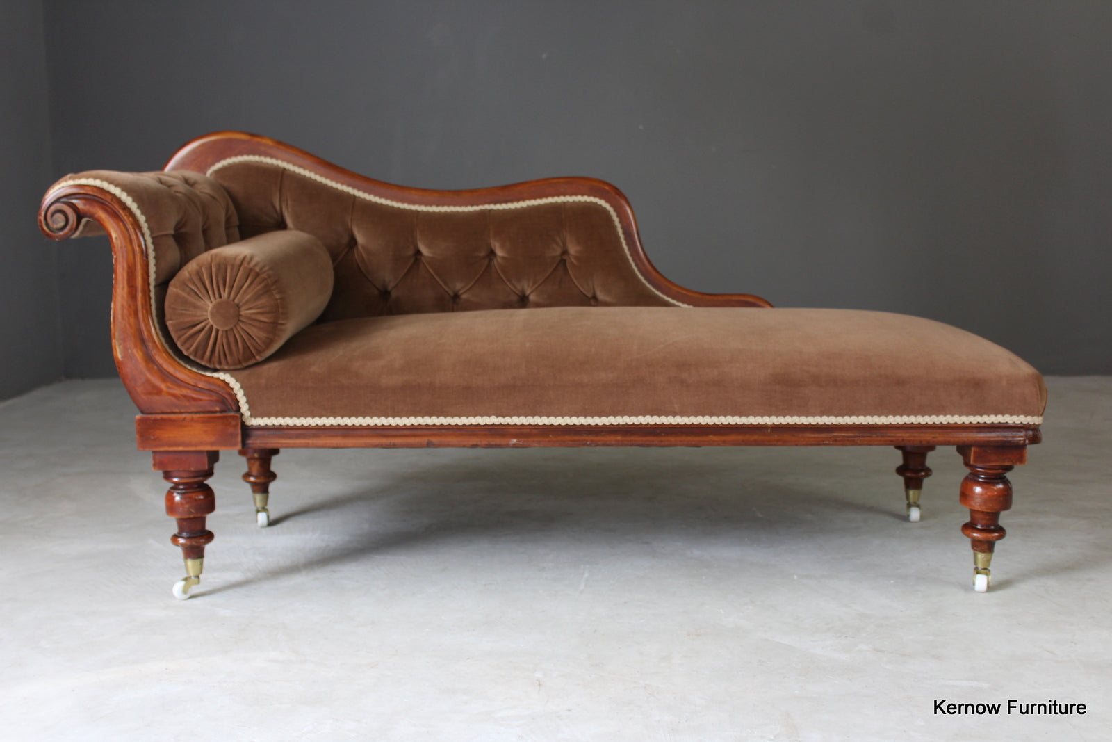 Victorian Upholstered Chaise Longue - Kernow Furniture